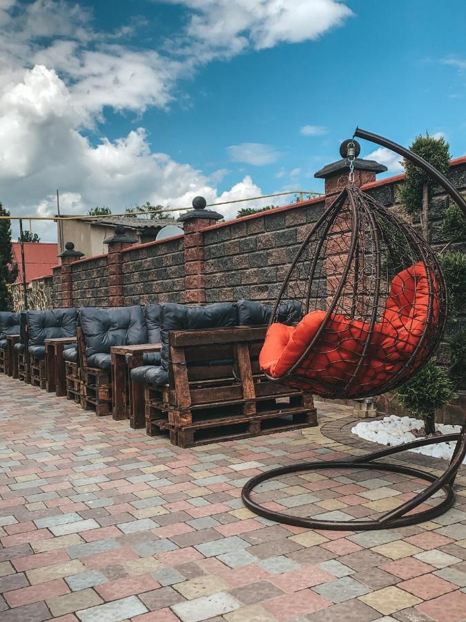 Forsage Hostel Uzhhorod Bagian luar foto