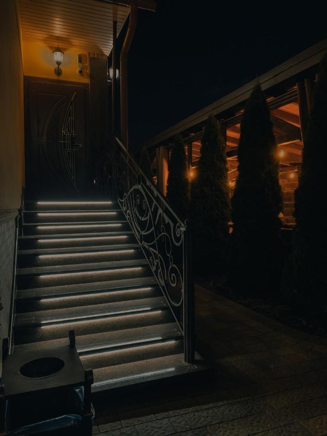Forsage Hostel Uzhhorod Bagian luar foto