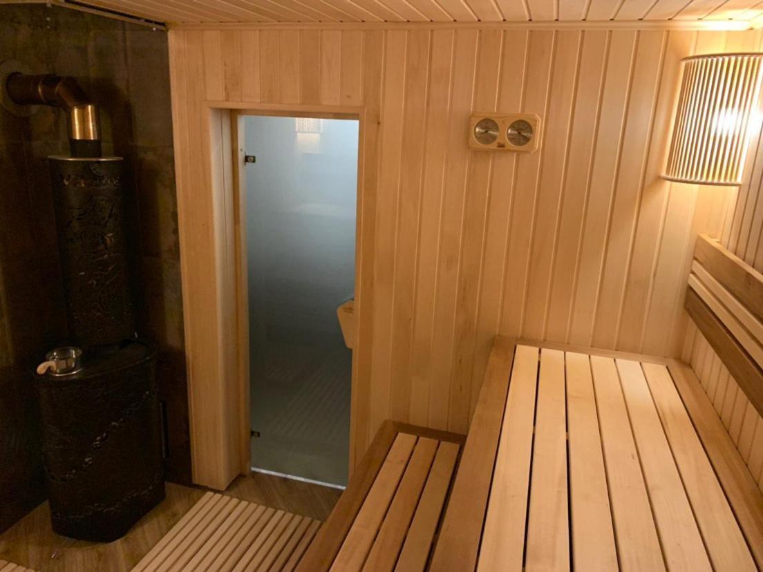 Forsage Hostel Uzhhorod Bagian luar foto