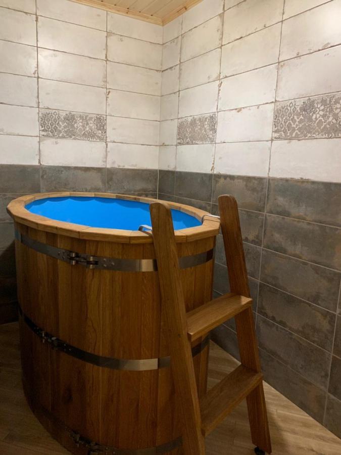 Forsage Hostel Uzhhorod Bagian luar foto