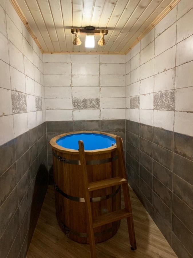 Forsage Hostel Uzhhorod Bagian luar foto